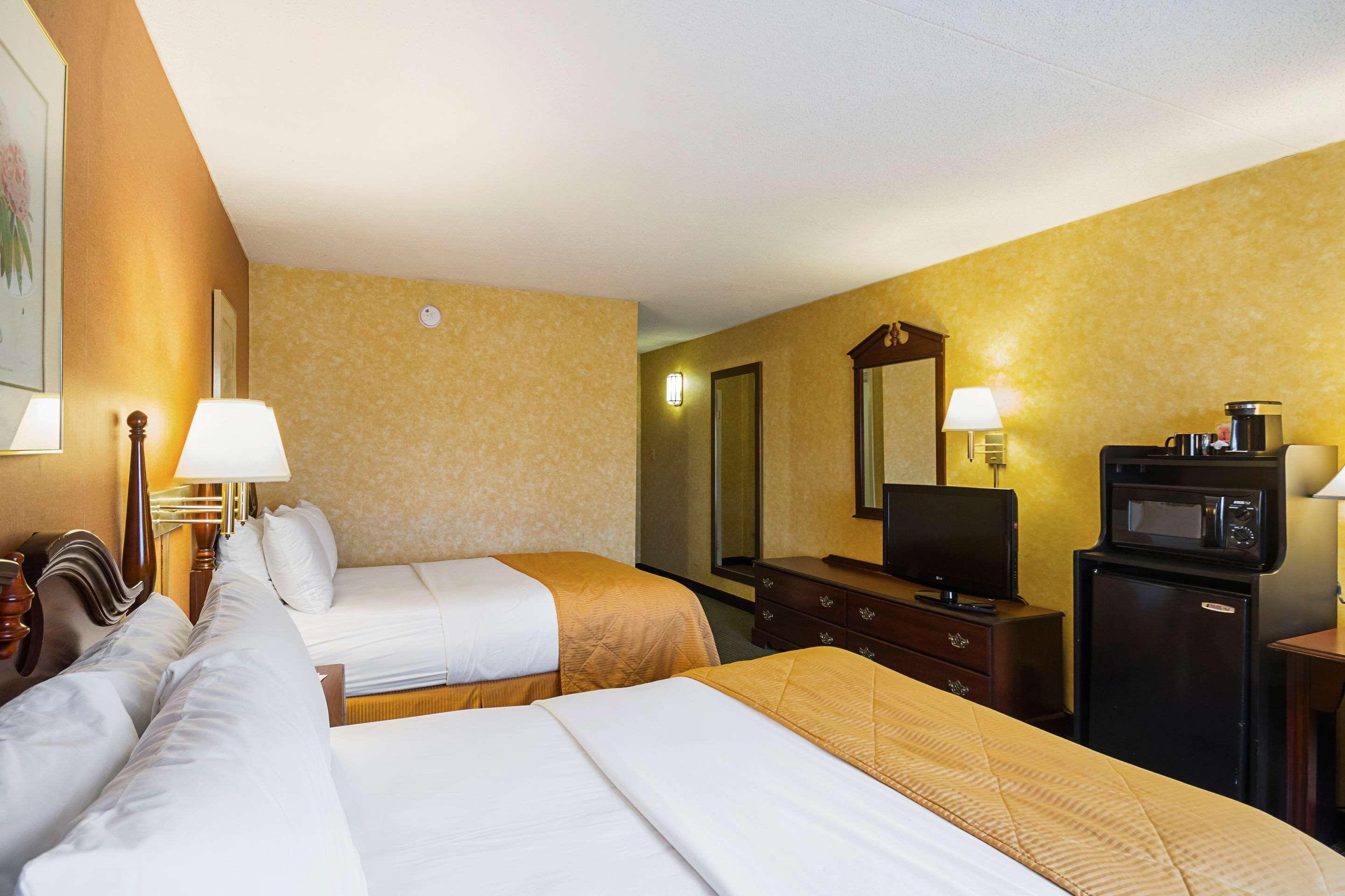Clarion Inn Fairmont Eksteriør billede