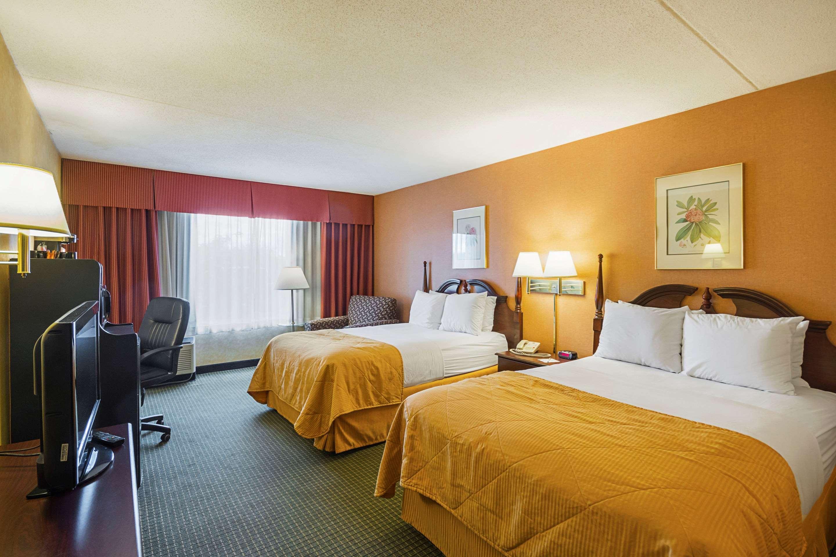 Clarion Inn Fairmont Eksteriør billede