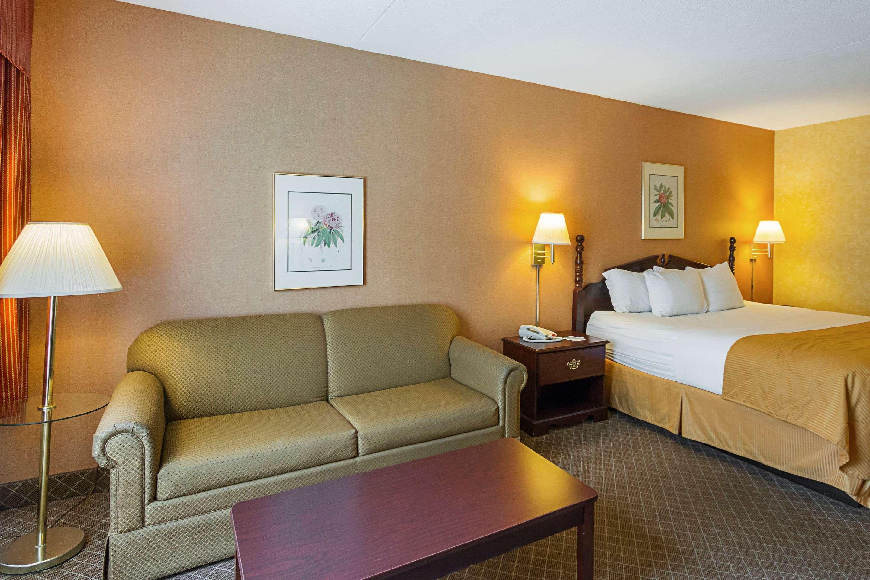 Clarion Inn Fairmont Eksteriør billede