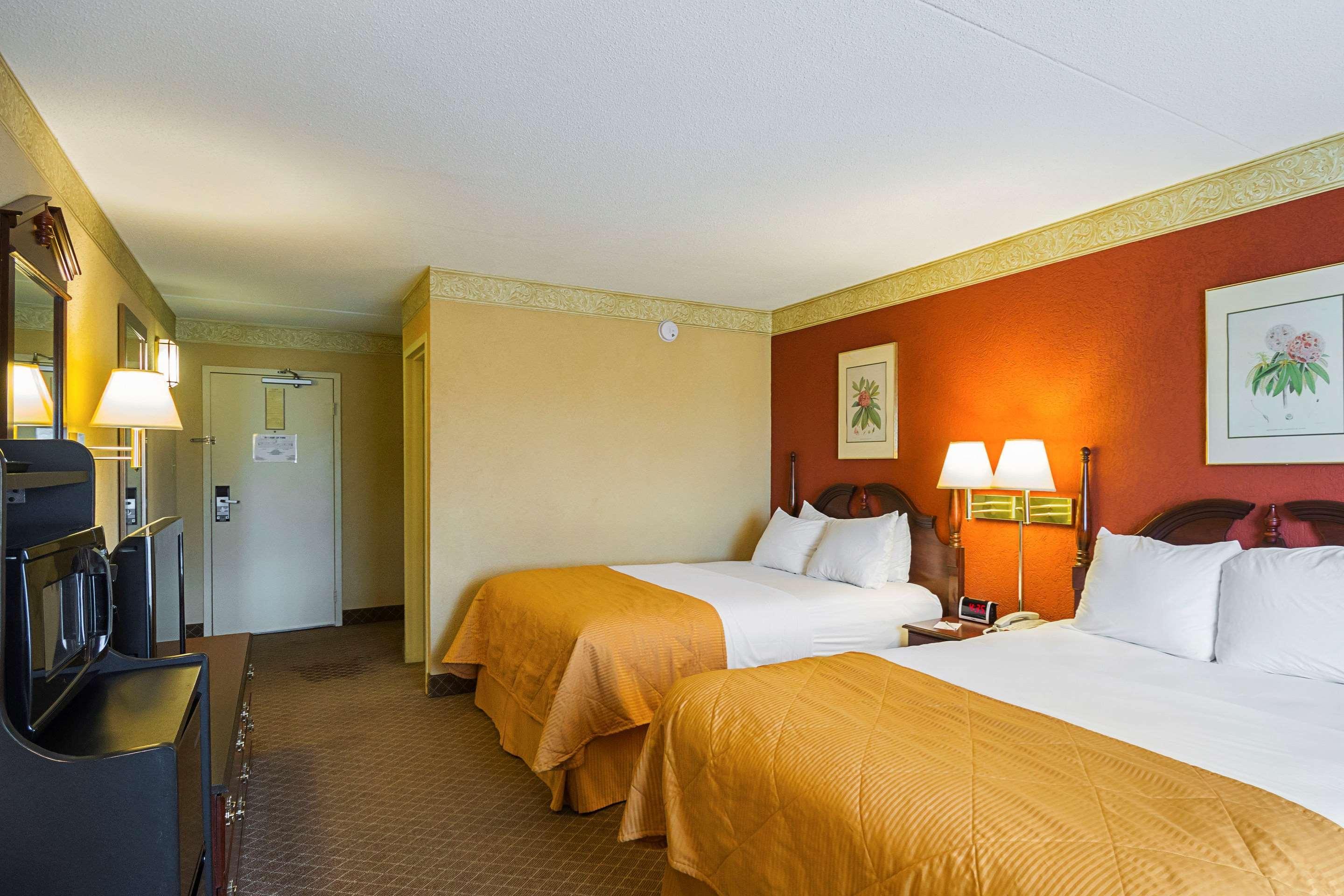 Clarion Inn Fairmont Eksteriør billede