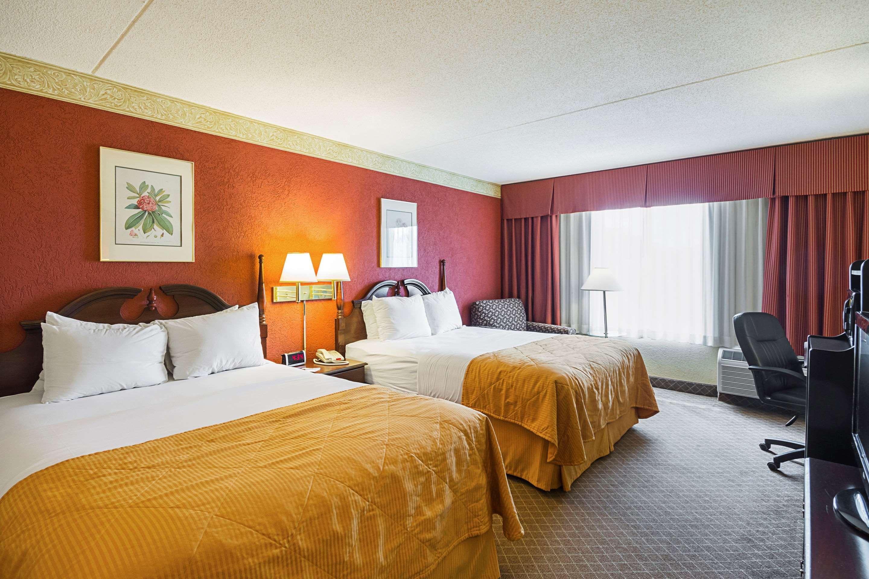 Clarion Inn Fairmont Eksteriør billede