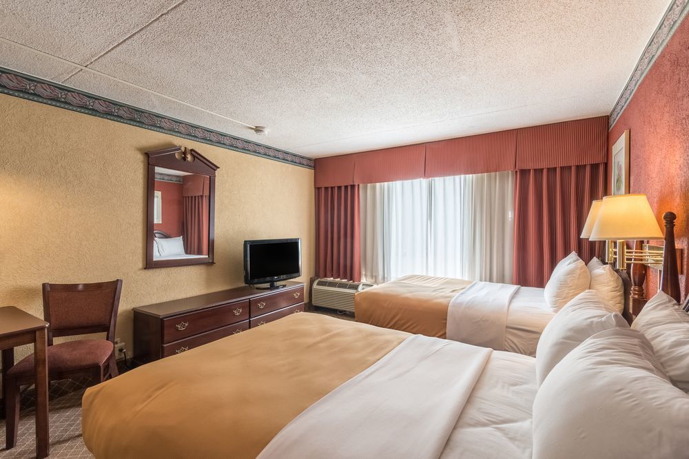 Clarion Inn Fairmont Eksteriør billede