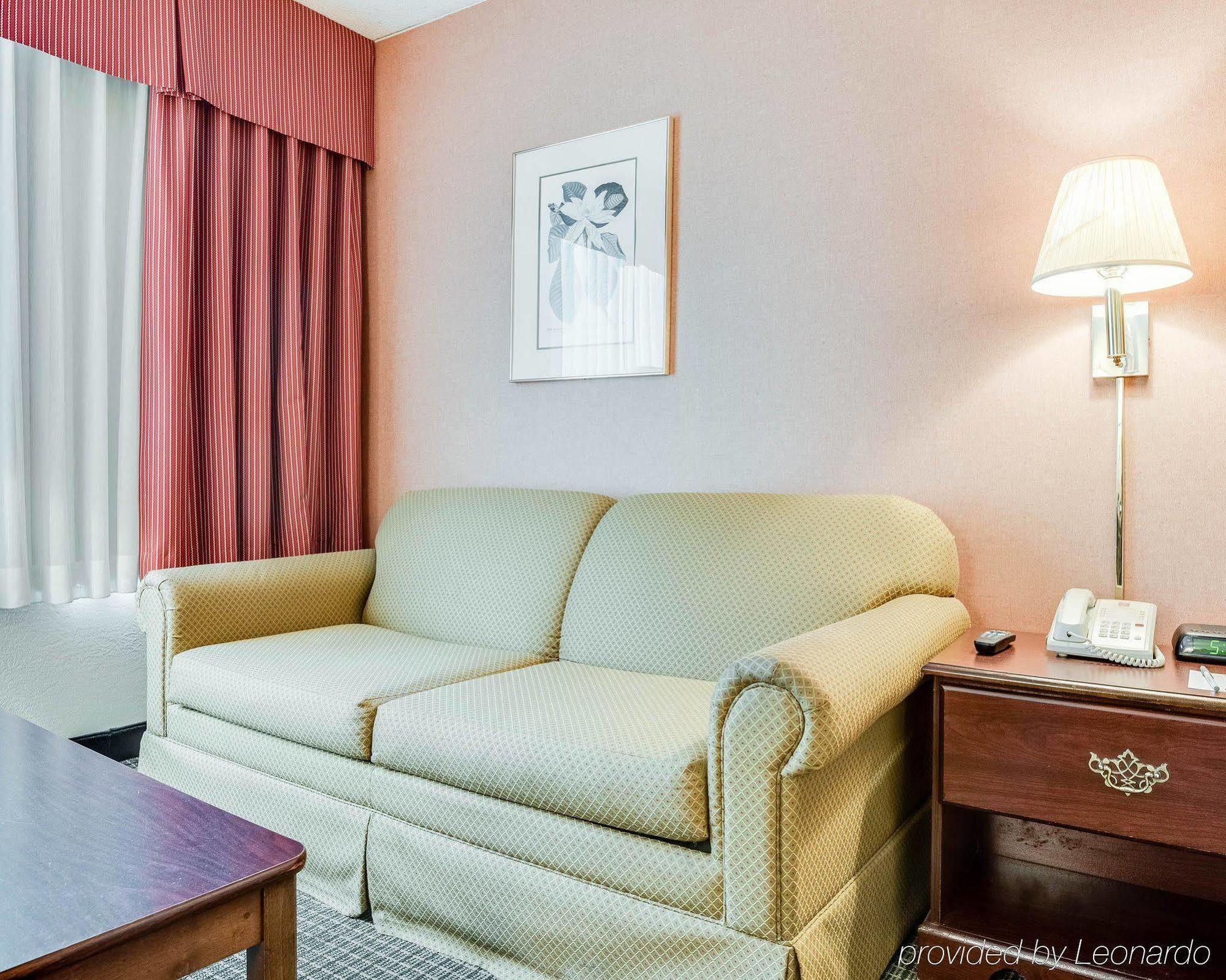 Clarion Inn Fairmont Eksteriør billede