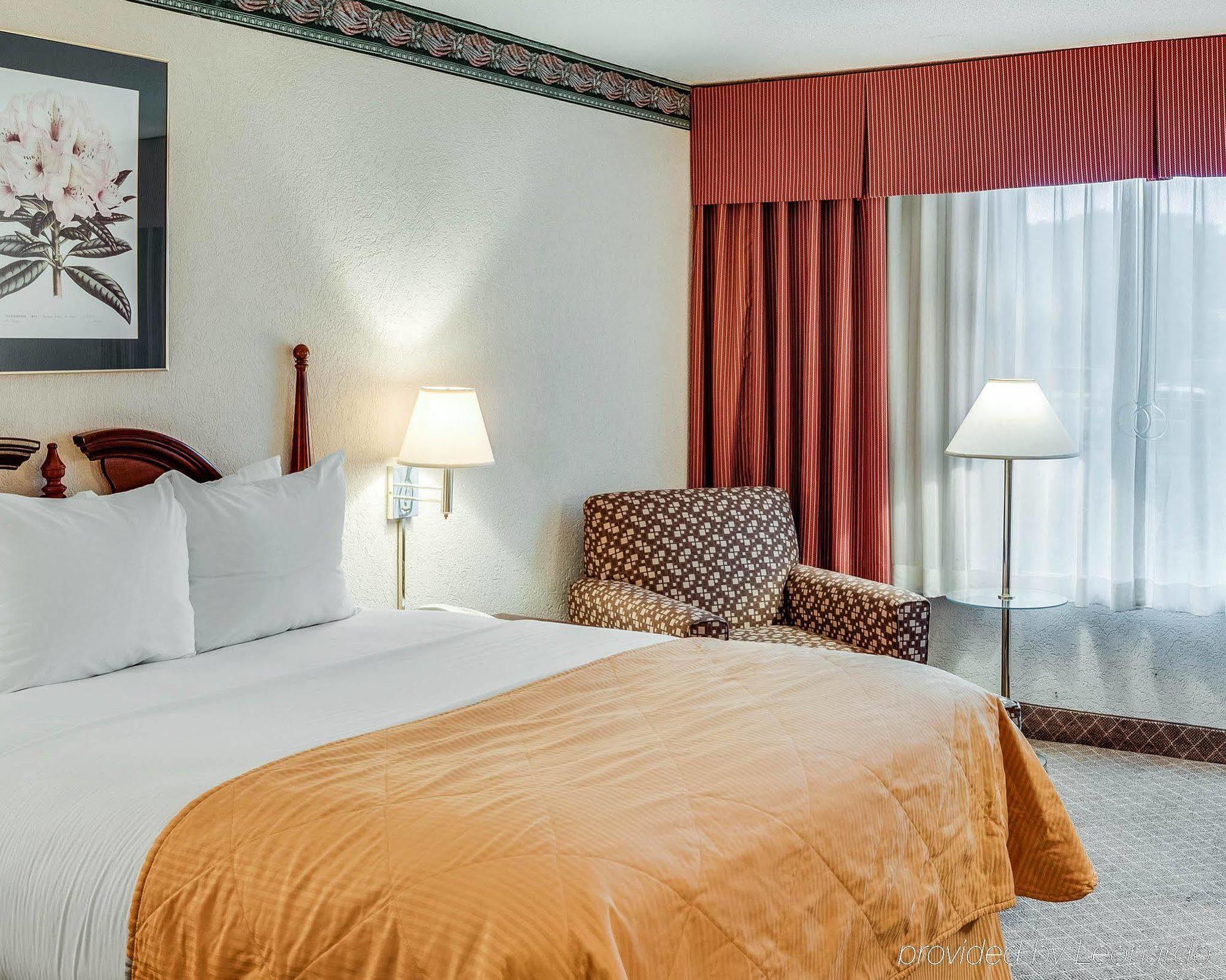 Clarion Inn Fairmont Eksteriør billede